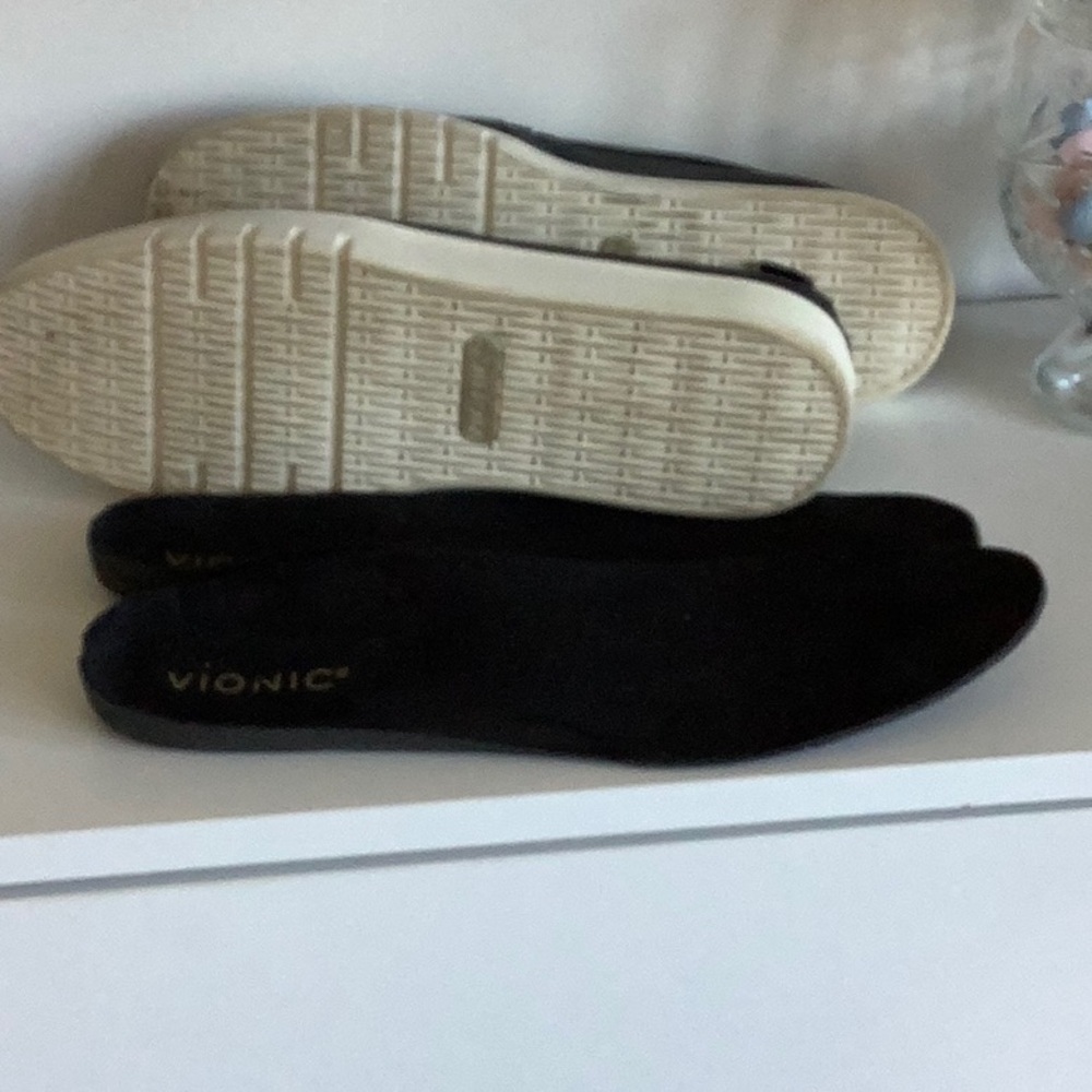 Vionic Black Leather Women’s Loafers size 9.5 medium width - Picture 9 of 9